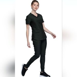 Cherokee Women's Form Scrub Set